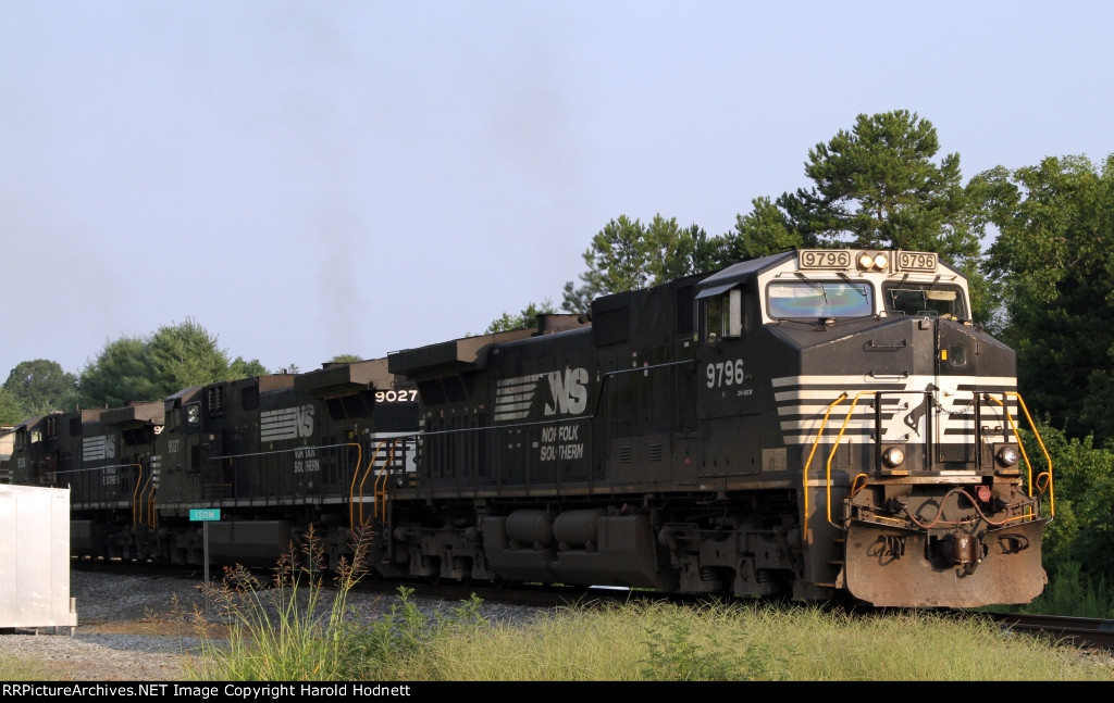 NS 9796 leads train 42Z out of the siding at Isom